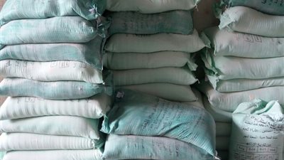 ضبط 14 طن دقيق في حملات تموينية قبل بيعها بالسوق السوداء 
