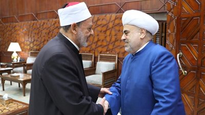 رئيس إدارة مسلمي القوقاز يرسل تحيات الرئيس الأذربيجاني لشيخ الأزهر ويدعوه لزيارة البلاد