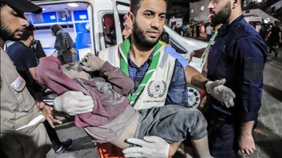 شهيدتان وعشرات الإصابات في قصف الاحتلال لكنيسة الروم الأرثوذكس في غزة