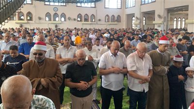 المئات يؤدون صلاة الغائب على أرواح شهداء فلسطين ببورسعيد | صور