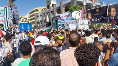الآلاف من أبناء السويس يخرجون في مظاهرة حاشدة لدعم فلسطين
