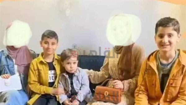 الطفل عوني مع أخواته