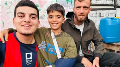 أول ظهور للفلسطيني كمال أبو طير بعد انتشار شائعة استشهاده