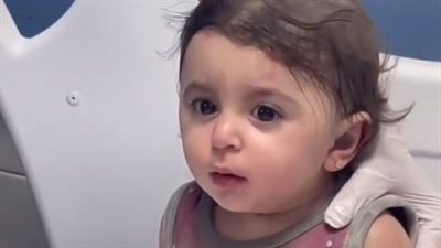 إزاي أقدر أوصلها.. فنانة شابة تعلن رغبتها في تبني طفلة فلسطينية