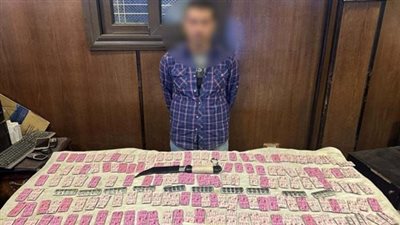 قرابة 2000 قرص مخدر.. القبض على تاجر أقراص مخدرة بالمطرية | صور