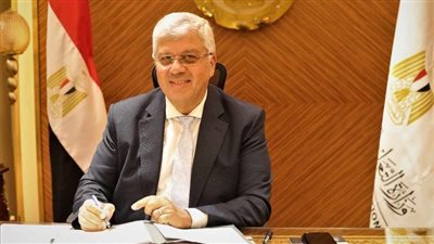 وزير التعليم العالي يغادر لباريس للمشاركة بمؤتمر لليونسكو ودعم ترشيح خالد العناني لمنصب مدير المنظمة