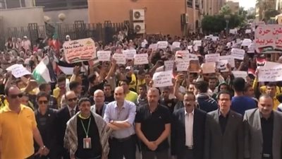 طلاب جامعة بنها ينظمون وقفة احتجاجية للتضامن مع غزة ورفض المخطط الإسرائيلي للتهجير | بث مباشر