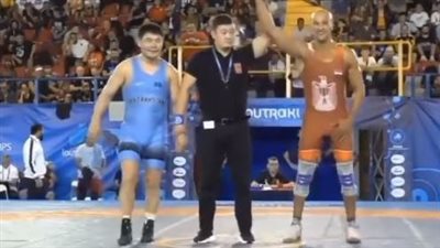 كرم جابر يحقق إنجازا تاريخيا ويخطف الميدالية الذهبية في بطولة العالم للمصارعة للرواد