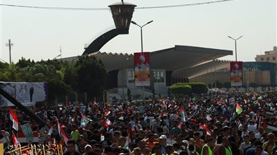 بمشاركة جميع أطياف الشعب.. الحوار الوطني ينظم وقفة احتجاجية لتأييد القيادة السياسية في القضية الفلسطينية