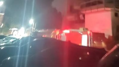نشوب حريق داخل طوابق إدارية في فندق مهجور بالزمالك | بث مباشر