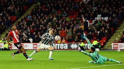 موعد مباراة مانشستر يونايتد واستون فيلا والقنوات الناقلة