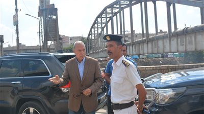 محافظ القليوبية يقود حملة لإزالة الإشغالات والتعديات على أرصفة المُشاة في بنها