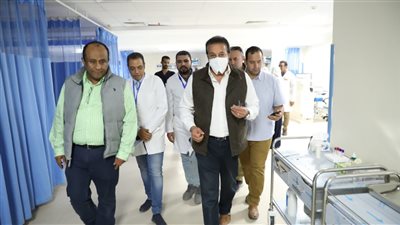 وزير الصحة يوجه بسرعة الانتهاء من استكمال التجهيزات بمستشفى طهطا العام