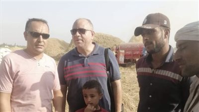 تحرير محاضر للمخالفين.. تواصل عمليات حرق قش الأرز خلال فترة الحصاد بالبحيرة