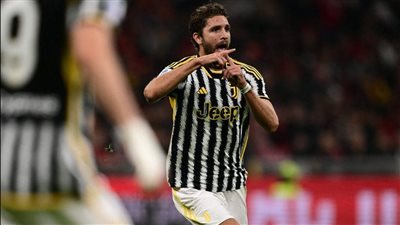 يوفنتوس يفوز على ميلان في قمة الدوري الإيطالي