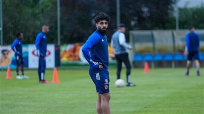 مروان عطية يغادر المستشفى بعد جراحة الفتاق