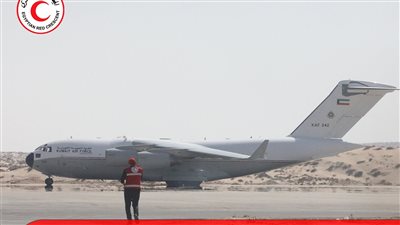 وصول طائرتي مساعدات من باكستان والاتحاد الأوروبي إلى العريش تمهيدا لنقلهما لغزة