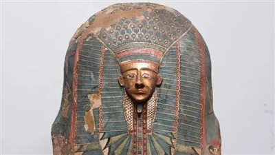 المتحف المصري بالتحرير يعلن عرض قناع جنائزي من الكارتوناج