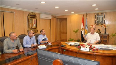محافظ أسيوطيوجه باستكمال أعمال تسليم وتشغيل الشبكات بمشروعي الصرف الصحي المتكامل بمركزي ديروط ومنفلوط