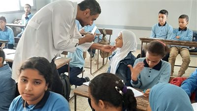 الكشف على 400 طالب بقافلة طبية في طوخ