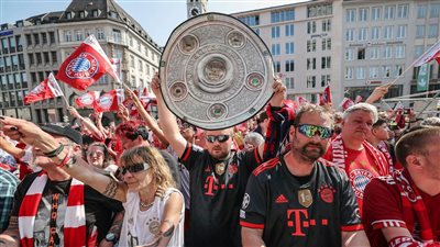 الجماهير الألمانية تخرب شوارع تركيا قبل مباراة بايرن ميونيخ وجالطة سراي (فيديو)