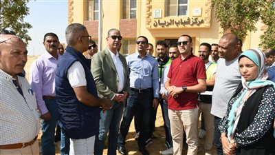 محافظ الفيوم يتفقد عددا من مشروعات حياة كريمة بقرية الريان