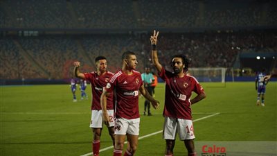 سداسي الأهلي وثنائي بيراميدز ضمن قائمة المرشحين لأفضل لاعب في إفريقيا