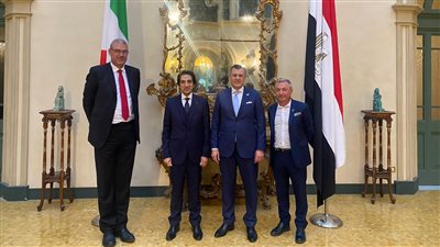 وزير السياحة يستهل زيارته لـ روما بعقد مجموعة من اللقاءات المهنية