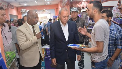 محافظ القليوبية يتابع الالتزام بتطبيق مبادرة خفض أسعار السلع الأساسية