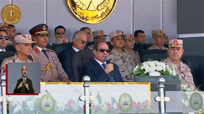 السيسي: الجيش المصري يبني ويصون ويحمي ولا يعتدي.. وهدفه حماية البلاد