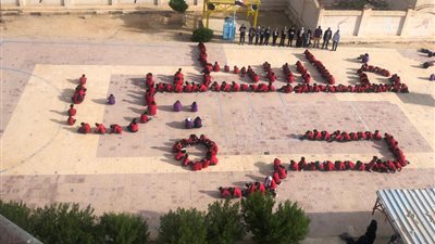 فلسطين حرة.. طلاب مدرسة بمطروح يتضامنون مع أهالي غزة | صور