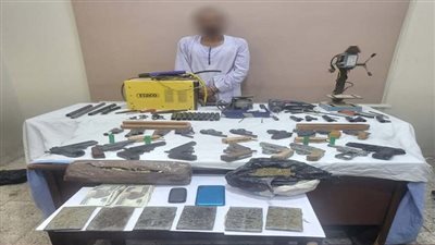 القبض على عاطل لإدارة منزله كورشة لتصنيع وإصلاح الأسلحة النارية في الأقصر