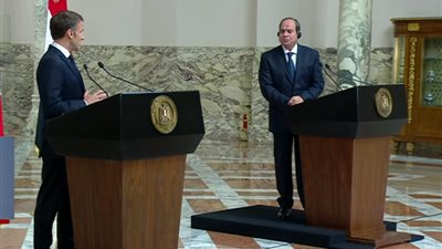 الرئيس الفرنسي: يجب إيصال المساعدات إلى غزة دون عوائق 