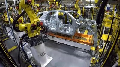 قطاع السيارات في فرنسا مُهدد بتقليل الوظائف بسبب انخفاض حجم المبيعات