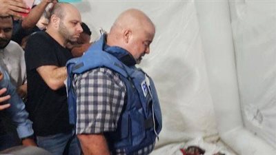 مراسل الجزيرة بعد استشهاد أسرته: دموعنا إنسانية وليست جبنا أو انهيارا