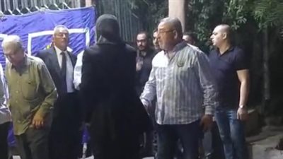 حلمي بكر وعمرو يوسف أول الحضور بعزاء المطرب الراحل محمد رؤوف | بث مباشر