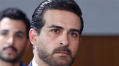 محمود نصر بطل مسلسل كريستال يفقد أحد أقاربه في قصف مطاري حلب ودمشق