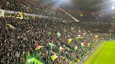 رفعوا علم فلسطين.. جمهور سيلتيك الإسكتلندي يخالف تعليمات الاتحاد الأوروبي