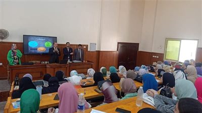 الحياة الجامعية وبداية الطريق ندوة بتربية بني سويف | صور 