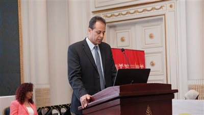 العمل: الوزارة تنفذ سياسة الدولة بدمج المرأة في سوق العمل.. وتوعيتها بحقوقها وواجباتها 