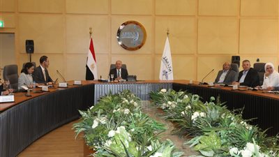 وزير النقل يبحث آخر المستجدات الخاصة بمشروع تطوير خط لوجستيات التجارة بين القاهرة والإسكندرية