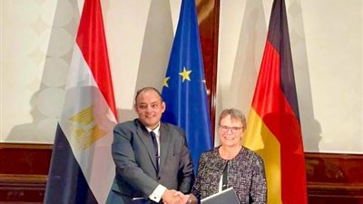 وزير الصناعة من برلين: ننفذ مشروعات طموحة للنقل المستدام ولدينا برنامج متكامل لإدارة النفايات الصلبة