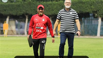 منتخب الشباب يتدرب على فترتين.. وميكالي يؤازر الجهاز الفني واللاعبين 