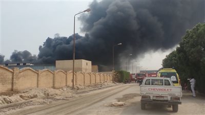 نشوب حريق داخل مصنع للولاعات بالمنطقة الصناعية ببني سويف | صور 
