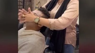 أثناء خضوعه لجلسة مساج.. خليجي يحرر محضرا ضد كوافير رجالي التقط له فيديو دون علمه| بث مباشر 