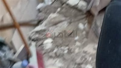جهات التحقيق تعاين موقع انهيار عقار مصر القديمة