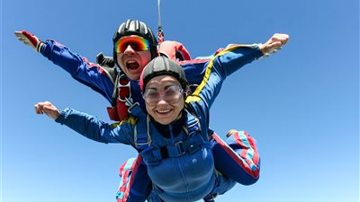 خبراء يوضحون سبب حب الأشخاص للشعور بالخوف