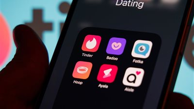 تحذير من استخدام إسرائيل لتطبيقات المواعدة في مصر لكسب تعاطف الشباب