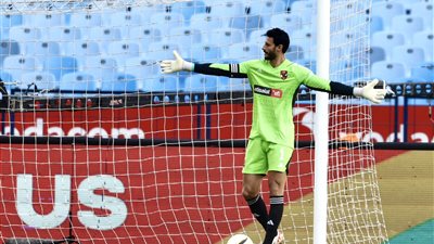 كاف يعلن القائمة النهائية للمرشحين لجائزة أفضل حارس.. والشناوي يواصل منافسة بونو