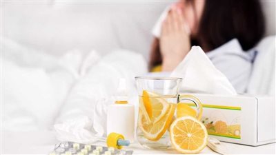 علاج الزكام في البيت بـ 5 خطوات فقط.. لا تهمل فيتامين سي والزنك